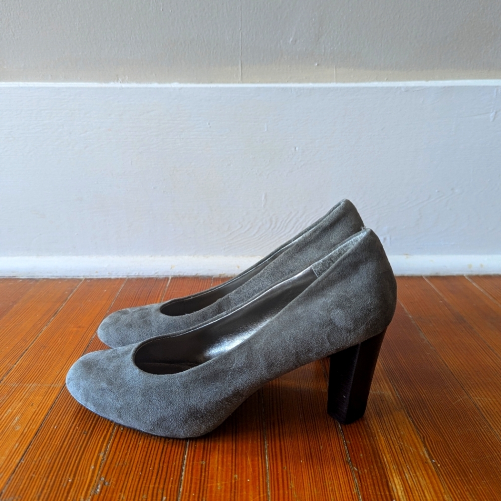 Liz Claiborne Gray Suede Heels Classic Pumps